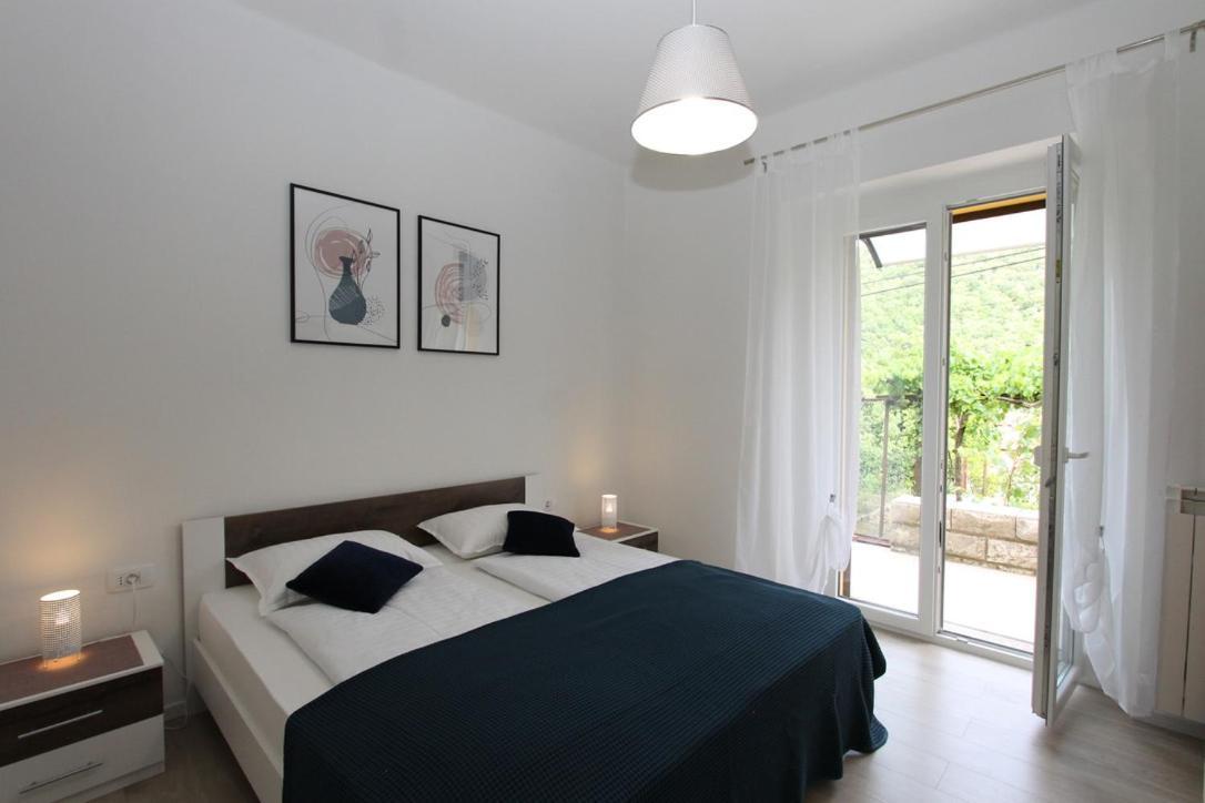 L Apartment Raša Kültér fotó