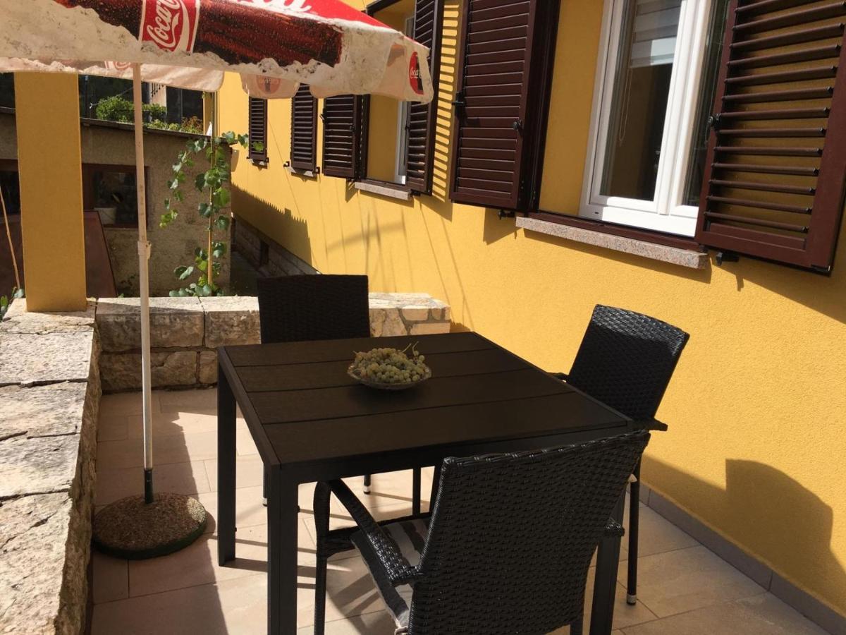 L Apartment Raša Kültér fotó